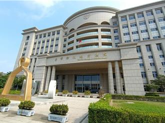 追女大生遭拒竟「死缠烂打」还到校送蛋糕　地院判决出炉！