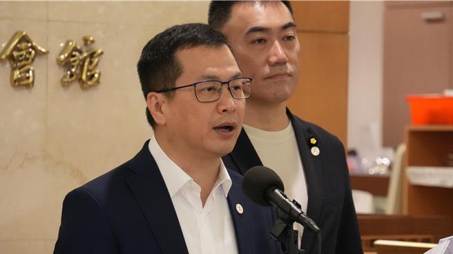 国民党立委罗智强等人今提出4点联合倡议，强调废院不废权、先冻再废、否决人事同意权、废监院修宪案併2026或2028年选举。（罗智强办公室提供）