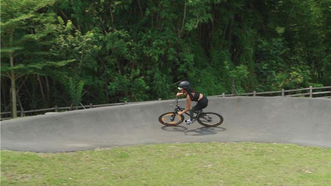 桃园市政府7月6日将在桃园汴洲公园举办第二届虎头山极限运动活动，邀请滑板、衝浪滑板及BMX极限单车等极限运动高手同场较劲。(观旅局提供／蔡依珍桃园传真)