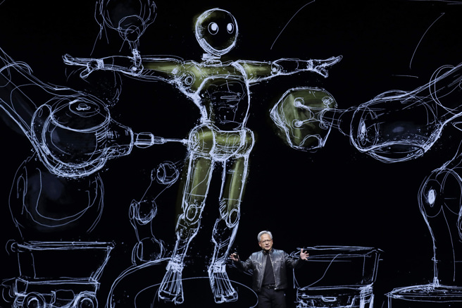 辉达（NVIDIA）执行长黄仁勋昨（2）日在台大体育馆进行主题演讲。（美联社）