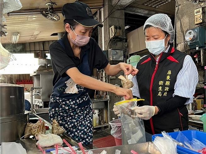 屏東縣衛生局抽驗端午節應景食品，均符合規定。（屏東縣衛生局提供／羅琦文屏東傳真）