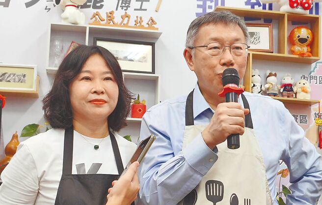 民眾党主席柯文哲（右）2日针对媒体询问「民进党版本的马王政争」看法，柯文哲表示，新国会成立至今，民进党从没找过民眾党谈任何法案合作，绿版马王政争，要看赖清德、柯建铭何时可以找到一条相处方式。（林雅惠摄）