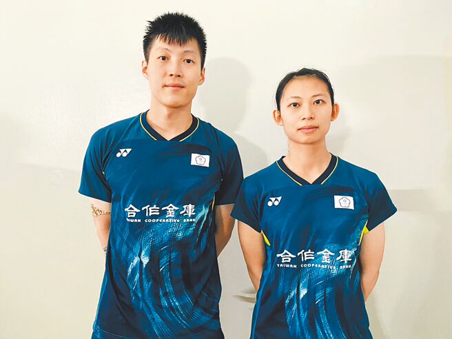 杨博轩（左）与胡绫芳在日本公开赛淘汰卫冕军东渡组合。（资料照／教练简宏儒提供）