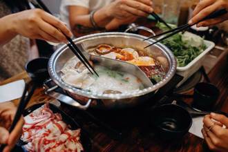 台人吃火鍋愛做2件事 醫喊很可怕「在吞細菌」