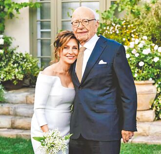 梅開五度 梅鐸與俄裔科學家結婚