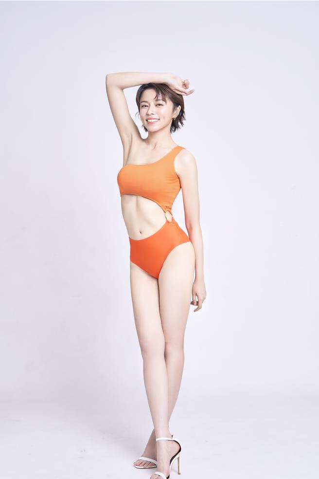 王瞳展現纖細性感的體態。（美体專科提供）