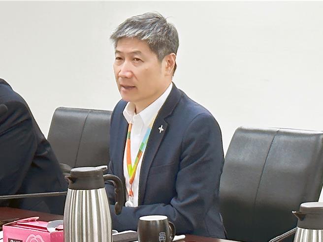 「第一航厦电车出轨、第二航厦频繁漏水、第三航厦工程延宕又拖泥带水」，每年进出国门数千万旅客，台湾形象就这么毁在桃机手里，桃机董事长杨伟甫与总经理范孝伦难辞其咎。图为桃园机场公司总经理范孝伦。（机场公司提供／陈麒全桃园机场传真）