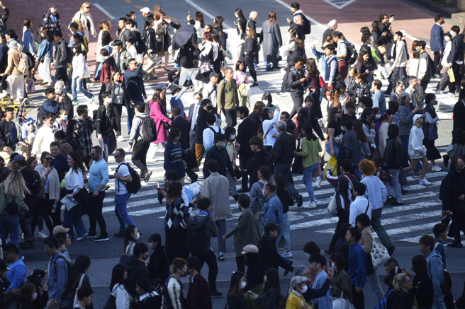 日本东京涩谷区将自10月起，针对涩谷站周边实施夜间路边禁酒政策。（资料照／美联社）