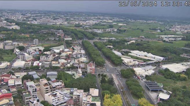 嘉義市政府環保局在福容酒店頂樓裝設AI鷹眼監控有無露天燃燒的情形。（嘉義市政府提供／廖素慧嘉市傳真）