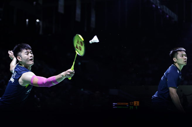 王齊麟（左）、李洋晉級印尼羽球公開賽男雙16強。（Badminton Photo提供）
