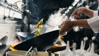 台式熱炒1菜色！他驚呆「跟噴一樣」網吵翻