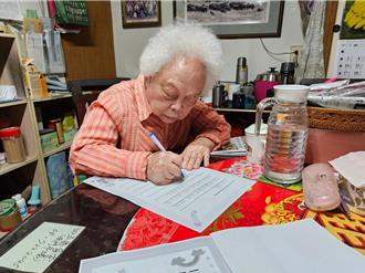 「青鸟计画」传递世代幸福 8旬彰化嬷交笔友降低孤独感