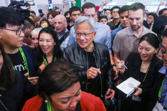 黃仁勳愛嗑3水果 營養師提醒：芒果青2種人少吃