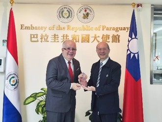 佛大何校長拜會巴拉圭駐華大使費卡洛閣下 感恩13年長久支持