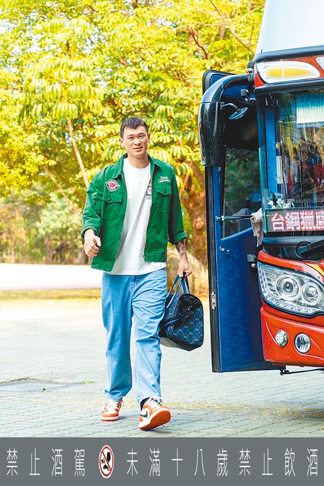 金威奖「生活玩家盲测」评审之一，职业篮球员胡凯翔。（胡凯翔提供）