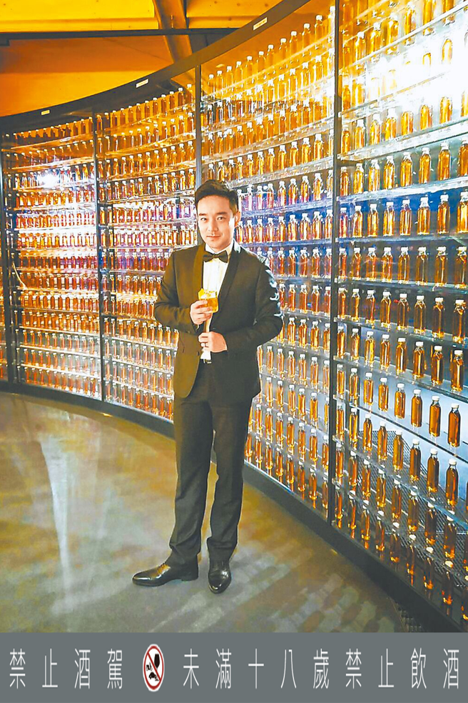 金威奖「生活玩家盲测」评审之一，电视台主播兼主持人岑永康。（岑永康提供）饮酒过量 有碍健康