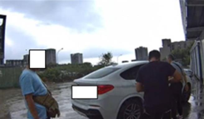 台中市40歲林姓男子，家中經營家具工廠，卻染上吸毒惡習，在BMW休旅車內吸毒解癮，經法院審結判刑3月確定，林男亦因妨害自由、傷害等案發監執行。（警方提供／王煌忠台中傳真）