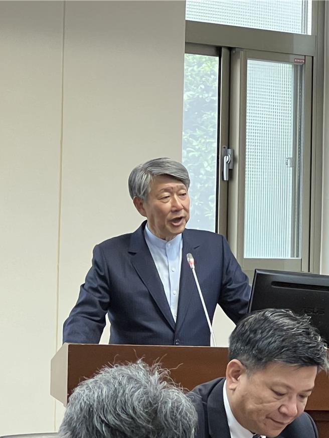 政府已補助台電4000億，但仍大虧3800多億，經濟部長郭智輝今回應立委表示，不支持政府公務預算補助，至於虧損，如果電價要補助弱勢團體或居民，屬於社會福利。(王玉樹攝)