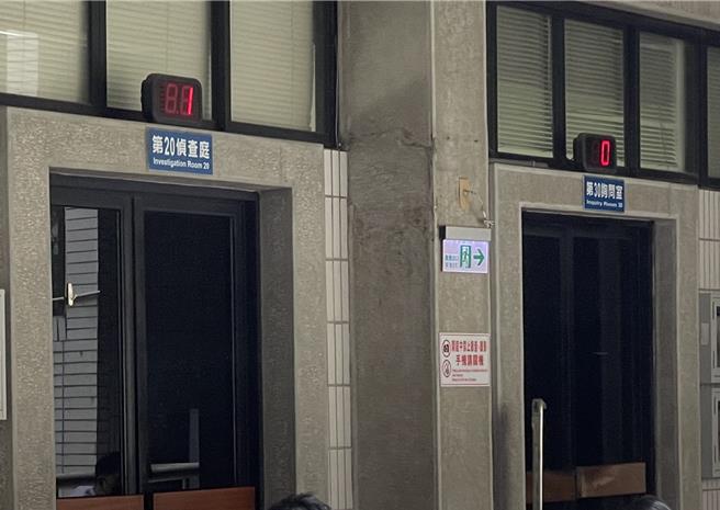 台中市54歲黃姓婦人，接連2次在全家超商竊取泡麵、冷藏食品等，總價值698元，法官考量其患有重鬱症及竊盜癖，判應執行罰金5000元。（王煌忠攝）