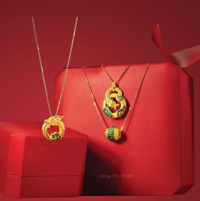 周大福今年初曾推出多款龙年纯金饰品，造型精致。（示意图／周大福提供）