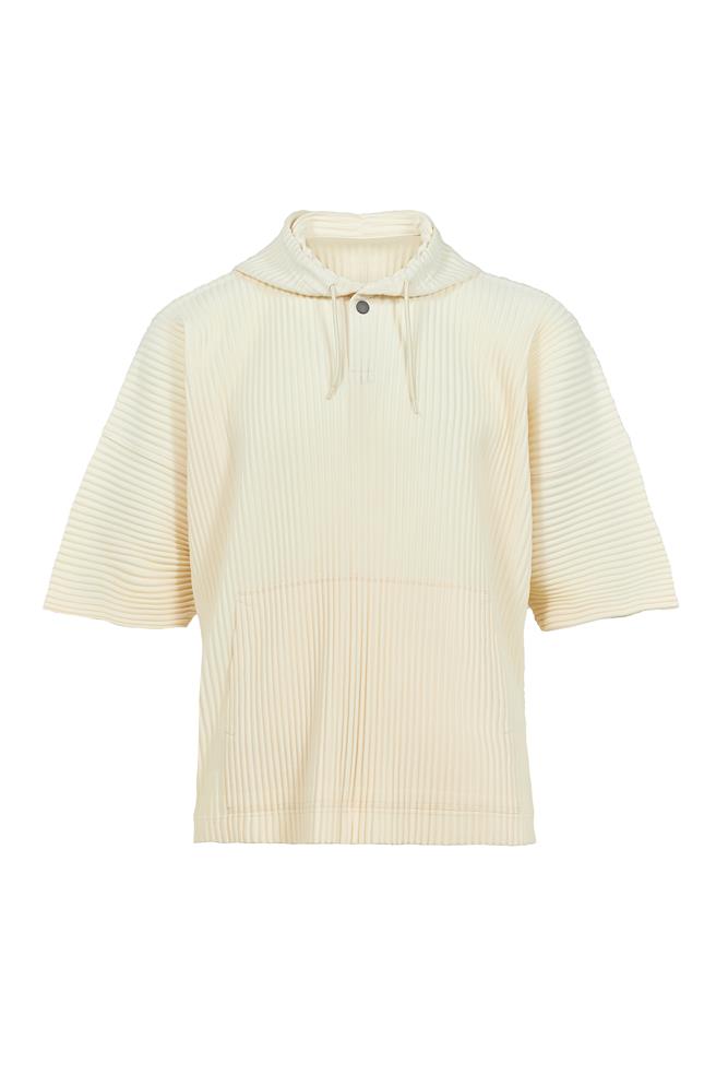 六月季節色香草白連帽五分袖上衣，售價1萬4300元。（君梵提供／黃唯淯台北傳真）