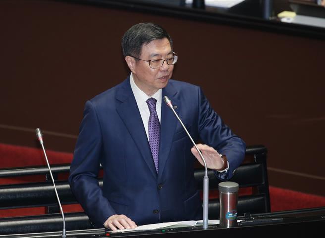 行政院長卓榮泰5月31日首赴立院施政報告並備詢，拋出6年投入9000億綠能投資。（資料照片/姚志平攝）