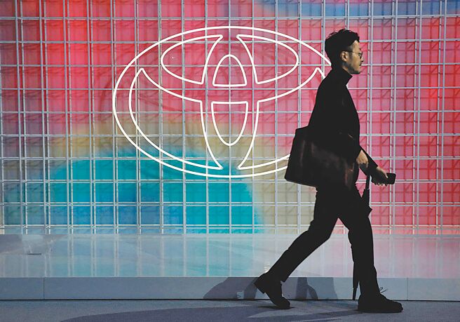 日本国土交通省3日表示，调查发现丰田、马自达、山叶、本田和铃木5大车商共计38款车型性能检测时存在违规行为。（路透）