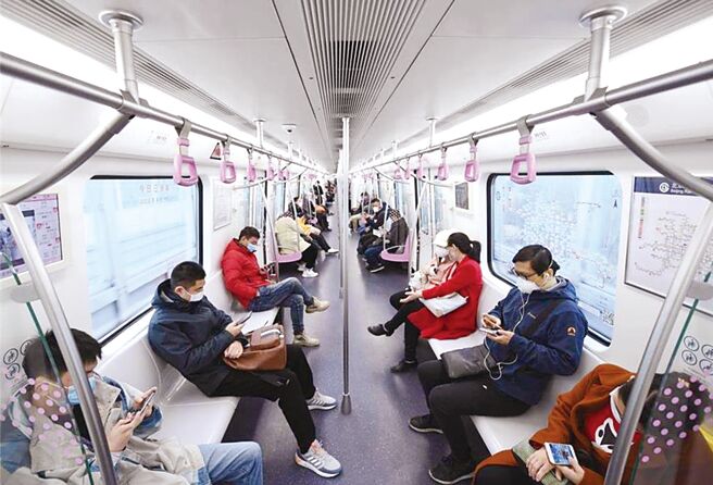 大陸29個城市地鐵財報顯示，如果扣除政府補貼，全部出現虧損。（示意圖／新華社）