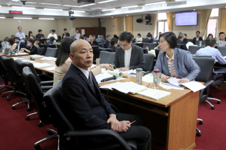 韓國瑜罕見現身內政委員會 黃揚明曝動機「不言可喻」