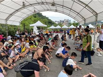 台北動物園首辦千人立蛋 特製「三貓」香包迎端午