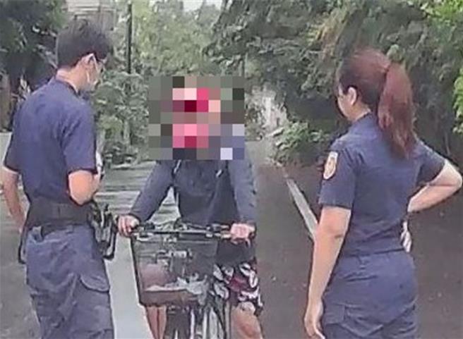 鄭男日前光天化日之下，將放在神明前的功德箱偷走，招牌頭戴鴨舌帽、騎腳踏車反露餡，被警方尋線逮捕，並帶同鄭男起獲所竊取的功德箱，全案依竊盜罪嫌報請彰化地方檢察署偵辦。（民眾提供／葉靜美彰化傳真）