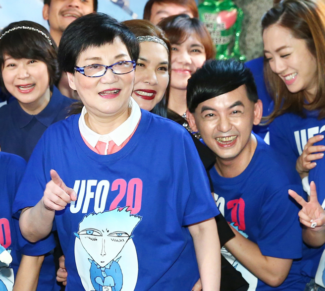 張小燕和黃子佼感情如同母子。（圖／中時資料照）