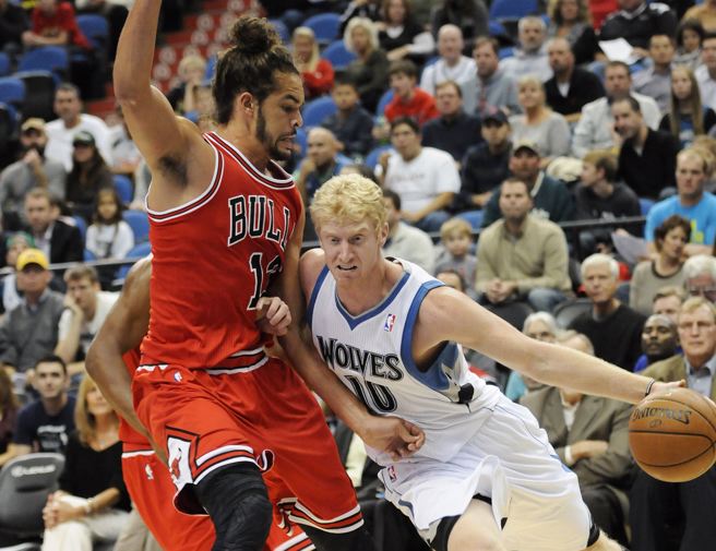 前NBA球員Chase Budinger（圖右）將參加巴黎奧運沙灘排球項目。（圖／美聯社）