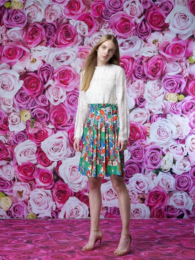 禮客Outlet的「LINDARICO繽紛花卉裙」，原價6980元、特價2500元。（禮客Outlet提供／朱世凱台北傳真）