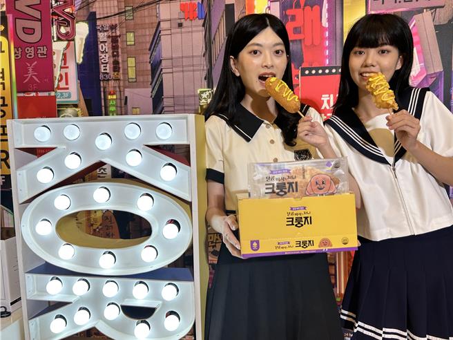 中友百货年中庆登场同步举办「韩国美食物产展」匯聚韩风美食、美妆、日用品要让消费者一次购足。（冯惠宜摄）