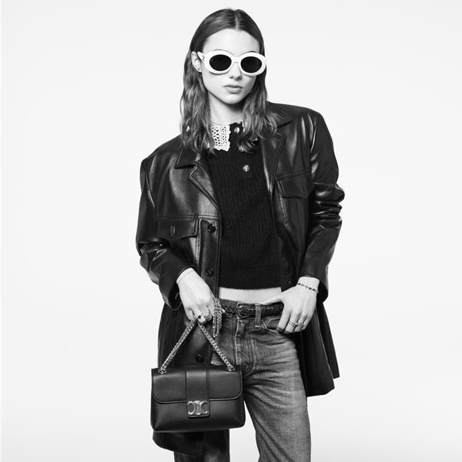 黑白調性風格是Hedi最熱愛的一種大片呈現方式，透過無彩度攝影，可以更直接的傳達人物情緒與情感波動。（CELINE提供／黃唯淯台北傳真）