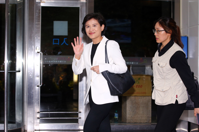 行政院长卓荣泰6日宴请经济委员会立委，行政院副院长郑丽君（中）出席与会。（邓博仁摄）