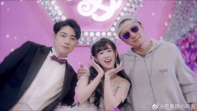 谢霆锋出席豪门婚身世超惊人。（图／微博 芒果捞小萌主）