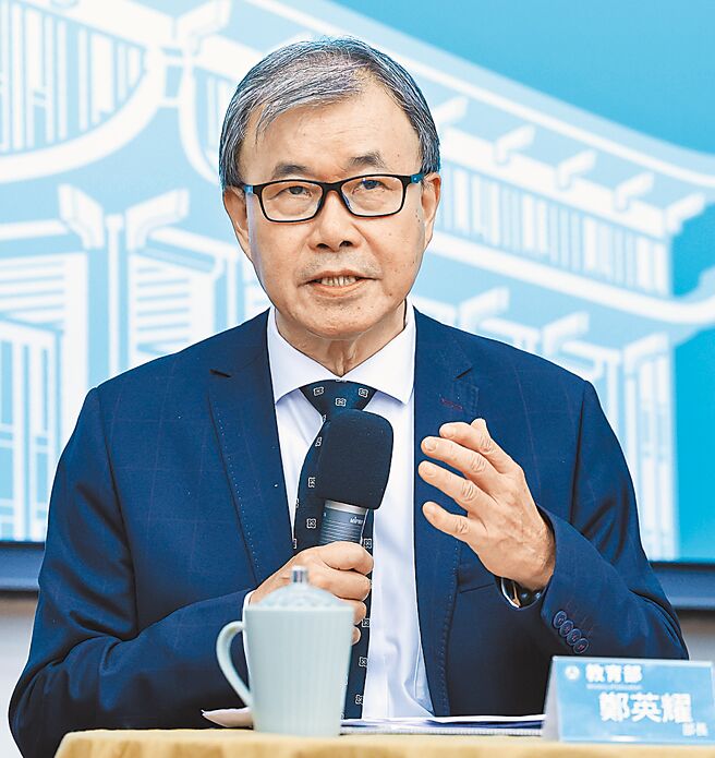 教育部长郑英耀表示，要让语言学习成为新世代人才的基本能力。（陈俊吉摄）