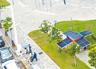 全台首座綠電智慧杆 大台南會展中心亮相