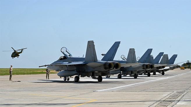  芬蘭F/A-18部署羅馬尼亞，首度支援北約空中屏障任務。（取自芬蘭空軍「X」帳號）