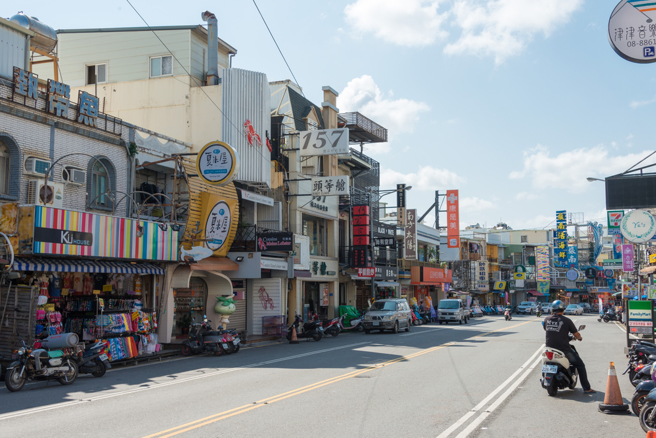 一名男網友發現端午連假墾丁還有很多空房，揪同事一起去玩，結果沒人想去。（圖：shutterstock／達志）