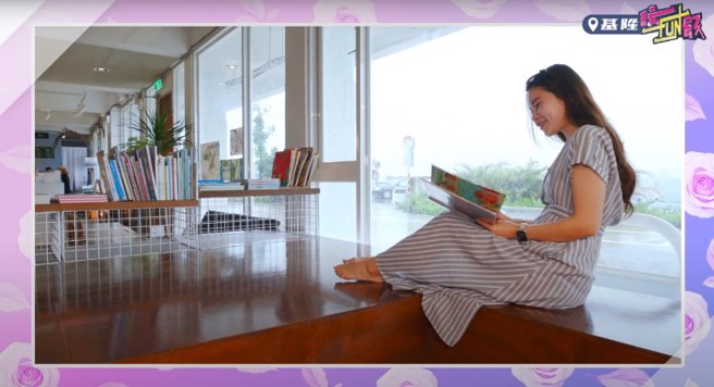 「太平青鸟书店」位在海景第一排，徜徉书中世界的同时更能感受浪潮，可说是放松思绪的最佳去处。（图／中时新闻网）