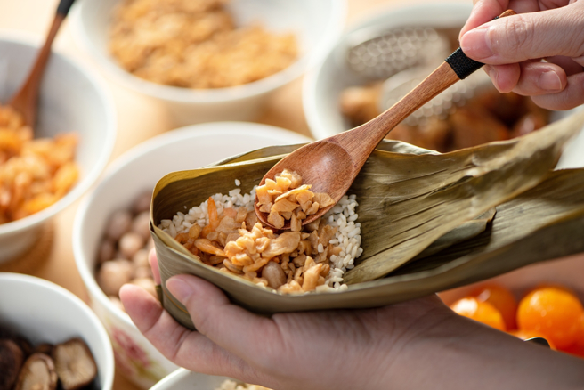 端午節還沒到，不少人已經開始吃粽子。（示意圖：shutterstock／達志）
