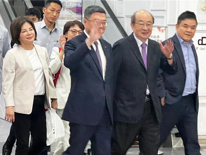 民进党立院党团总召柯建铭提到，没有必要辞职，我们欢迎提解散国会。（游念育摄）