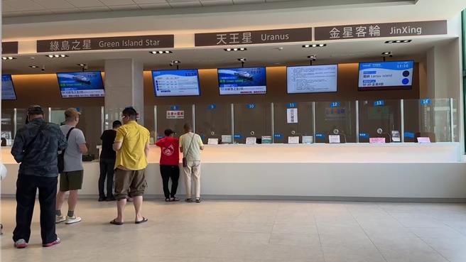 船遊網遭駭多日，仰賴人工作業。（蔡旻妤攝）