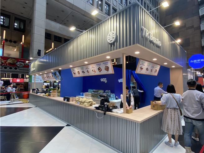 今年有来自台铁的6家餐旅分处推出融合在地食材与当地文化的特色便当。（蔡明亘摄）