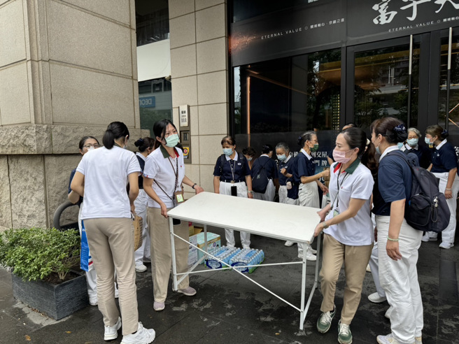 發揮社區網絡功效 「晴空匯」火警信義房屋分店快速協助救災。(圖/信義房屋 提供)