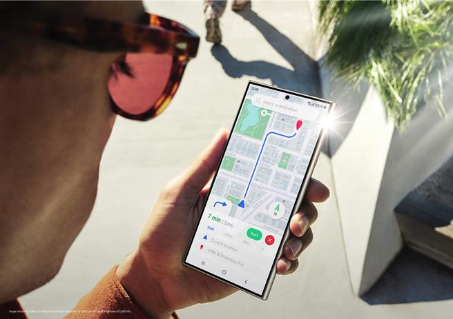 三星年初推出Galaxy S24旗舰系列，以首款AI手机之姿揭开Galaxy AI序幕。（三星提供）