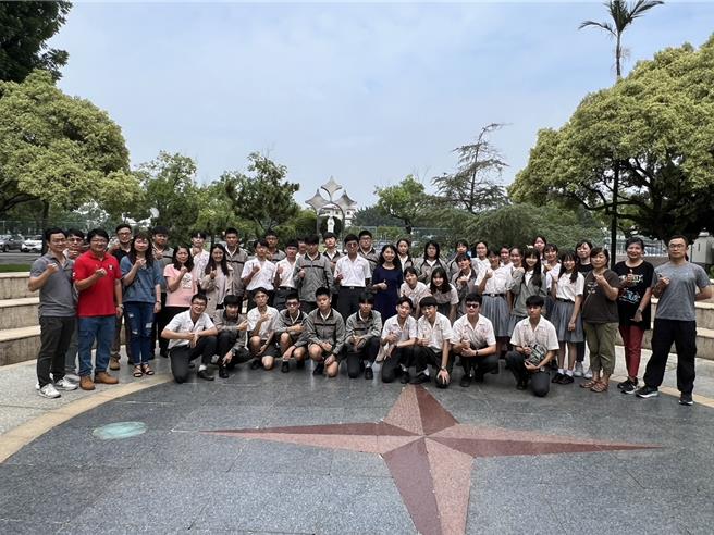 正心中学今年总计35名学生考出5A以上优秀成绩。（正心中学提供）